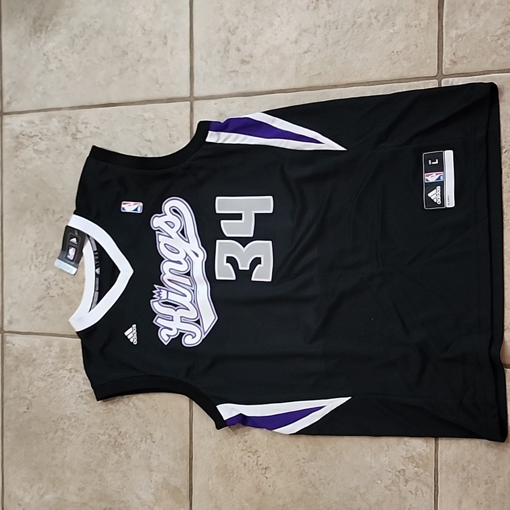 Signed Jason Thompson Sac Kings jersey!!!
